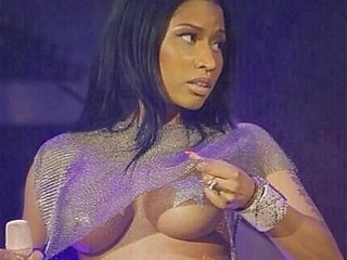 Nicki minaj sem camisa: 